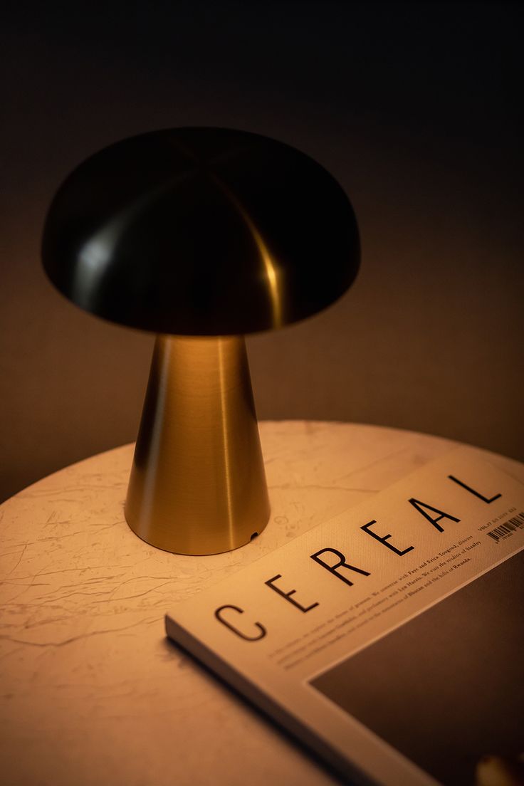 Lampe de nuit LED style rétro champignon