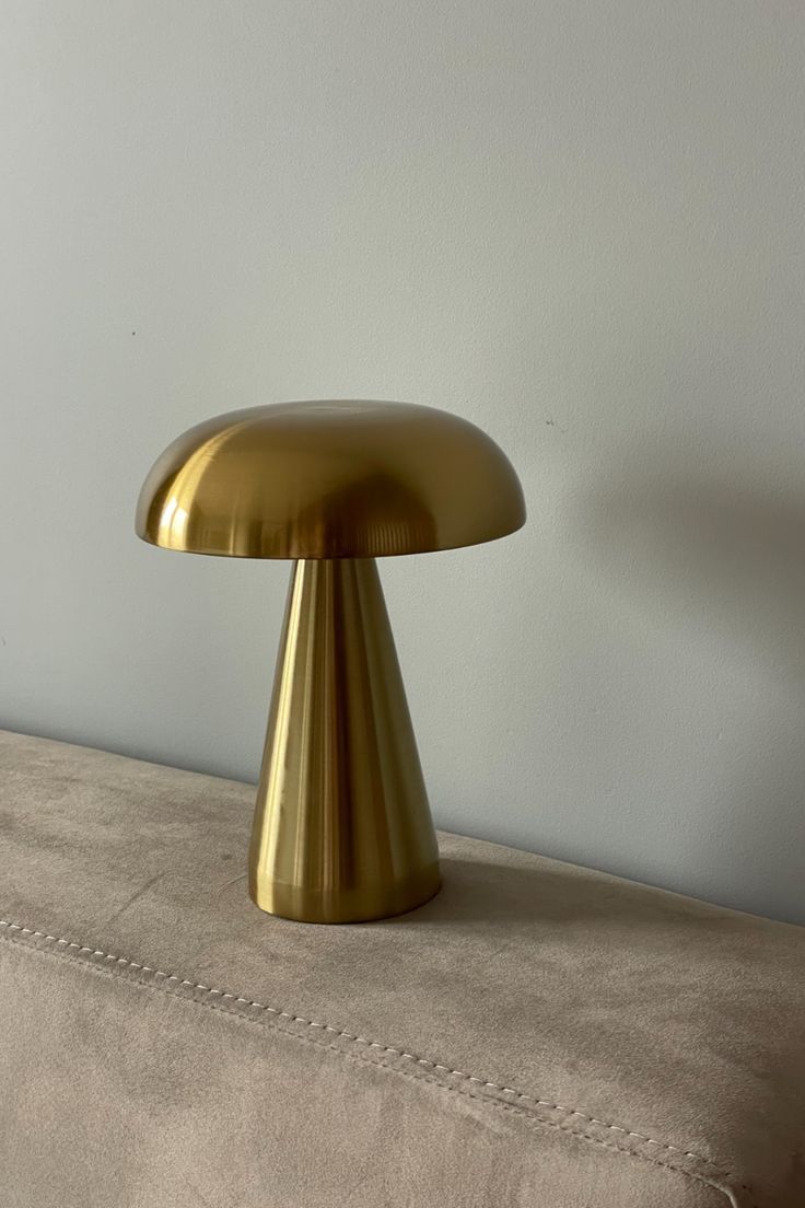 Lampe de nuit LED style rétro champignon